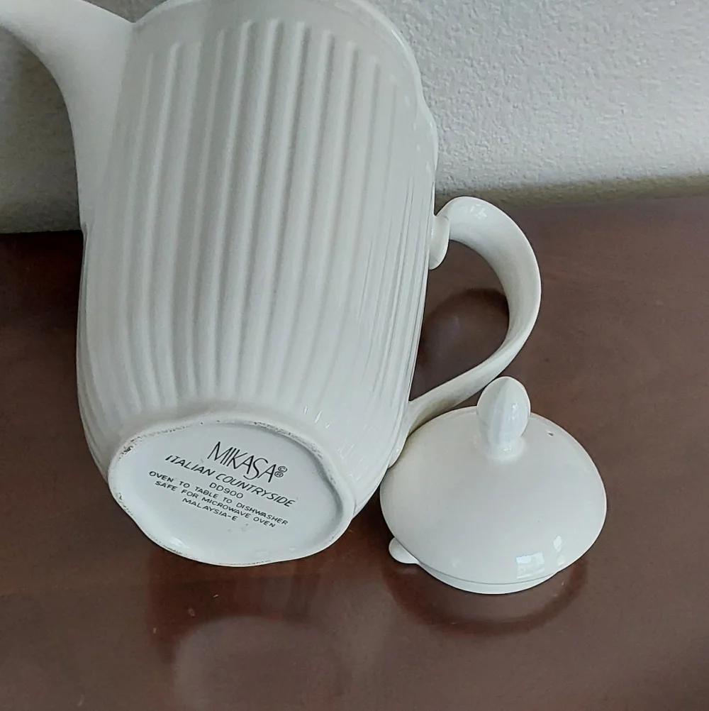 Mikasa Italian Countryside DD900 Elegant White Ceramic‎ Teapot